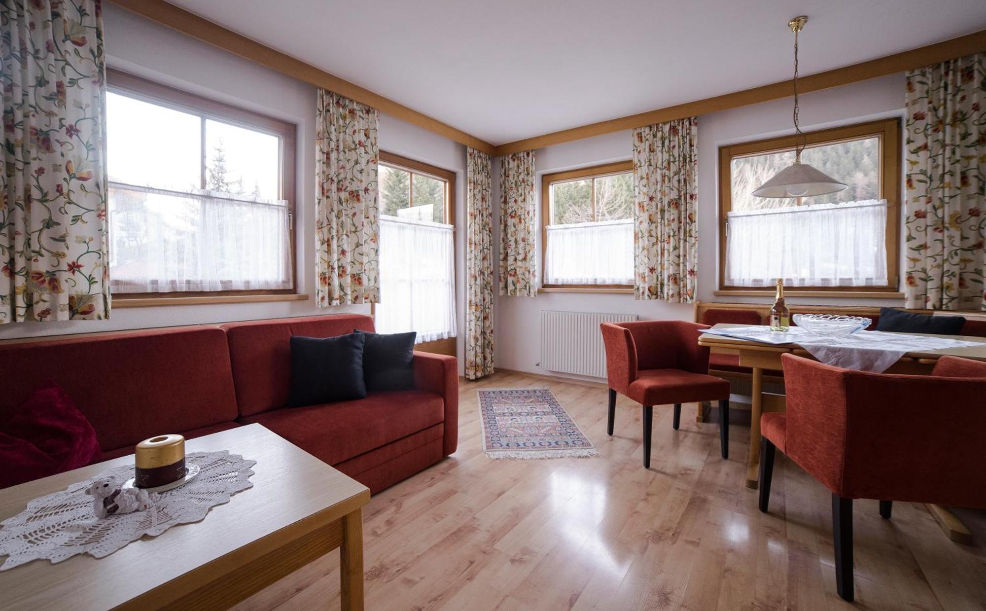 Alberts Bellevue Appartements Nauders Quarto foto